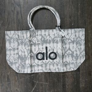 Alo yoga bag